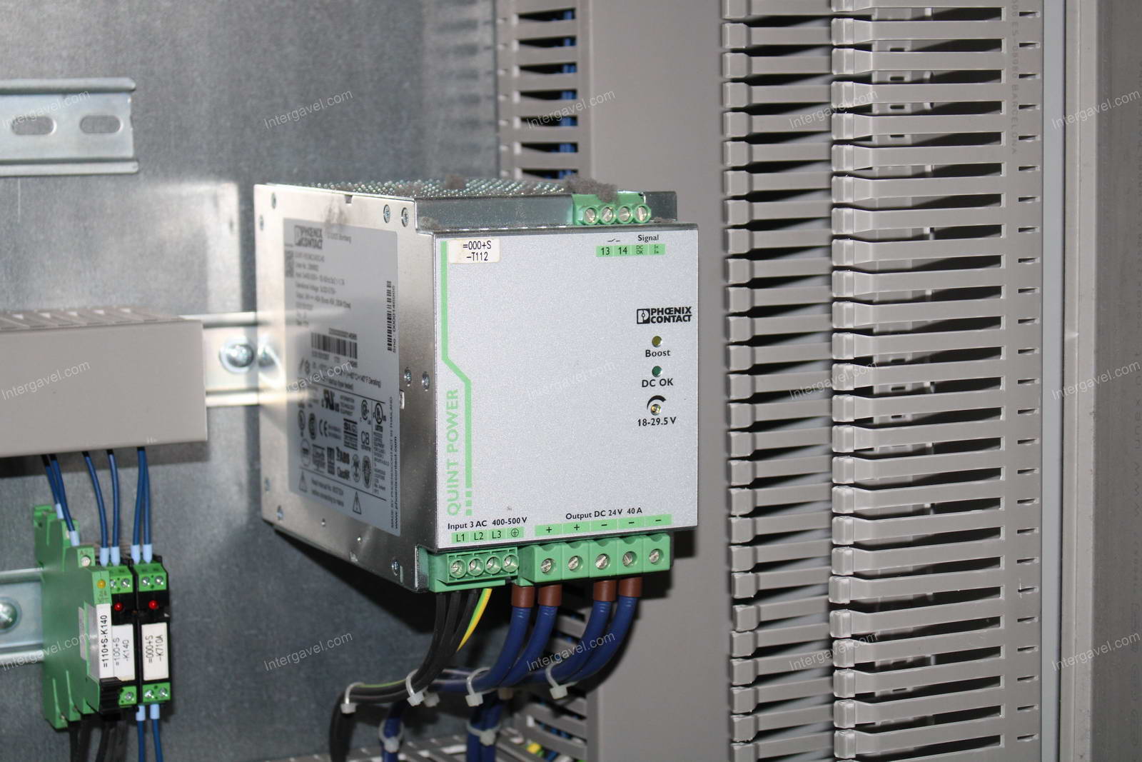 Szerelő munkahely (bontott) és villamos szekrény 41