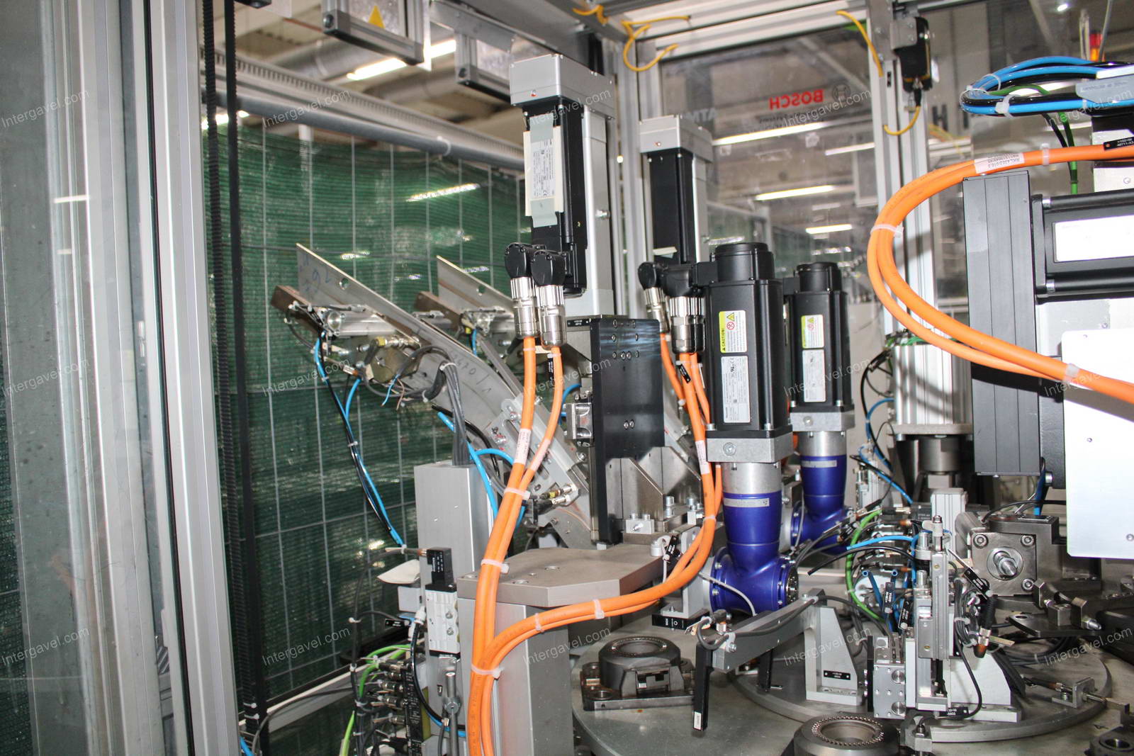 Szerelő munkahely (bontott) és villamos szekrény 3