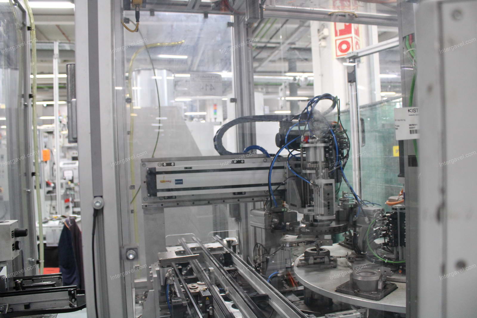 Szerelő munkahely (bontott) és villamos szekrény 12