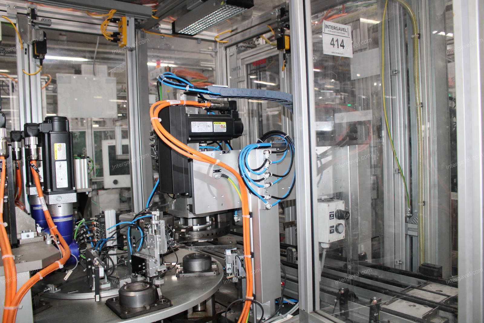 Szerelő munkahely (bontott) és villamos szekrény 13