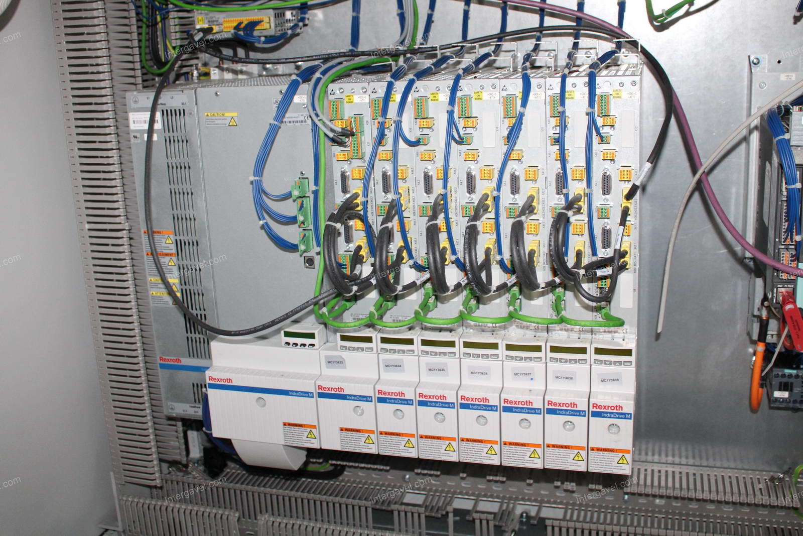 Szerelő munkahely (bontott) és villamos szekrény 23