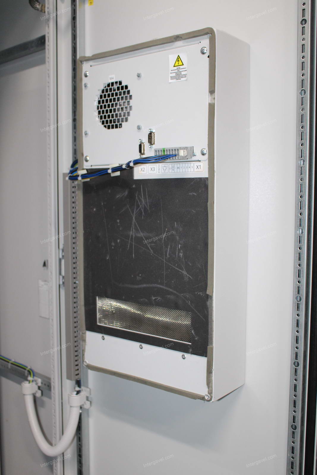 Szerelő munkahely (bontott) és villamos szekrény 27