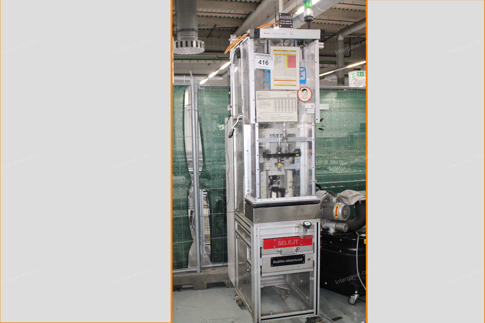 Vibrációs adagoló és szerelő munkahely (bontott)  10