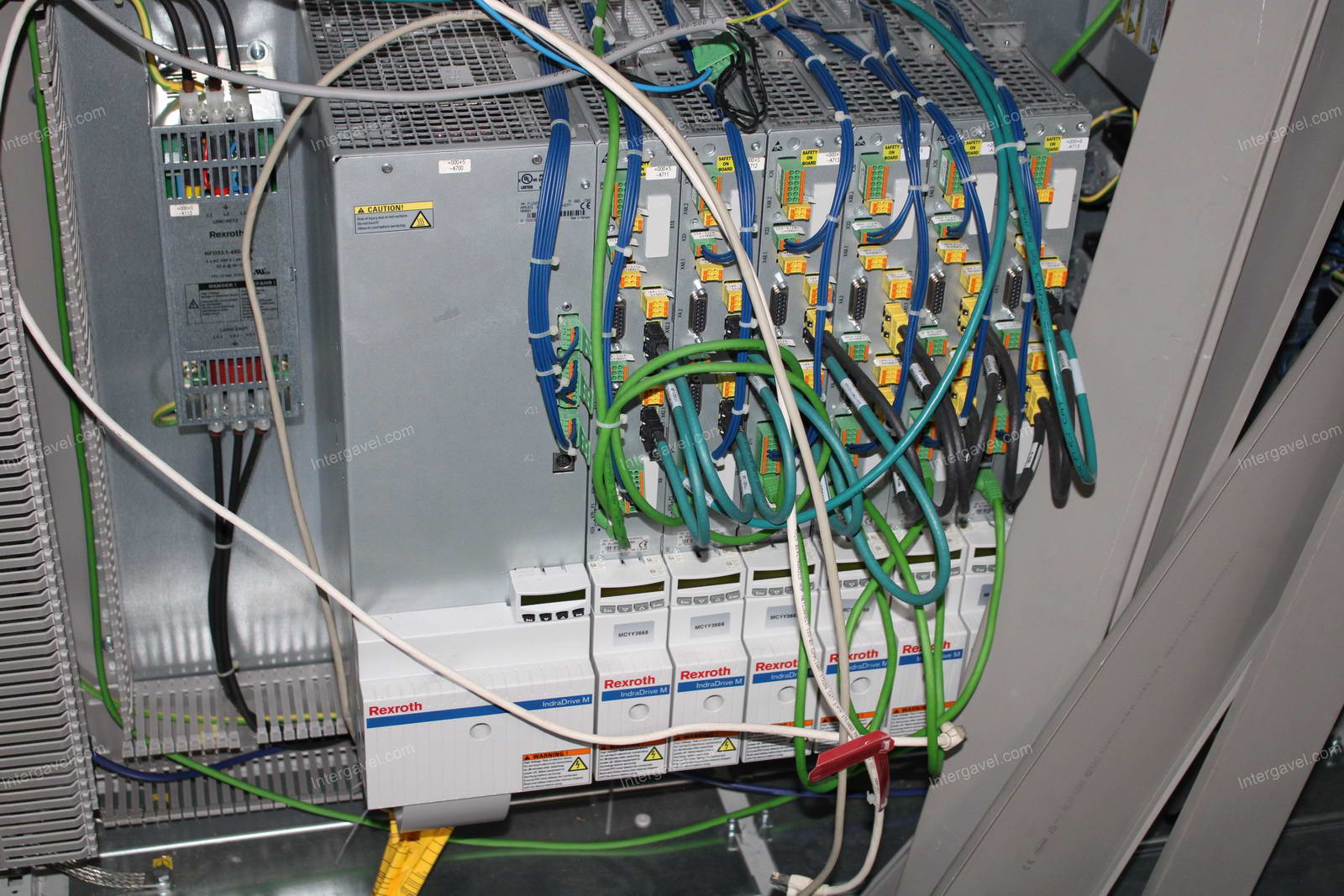 Szerelő állomás (bontott)és villamos szekrény 32