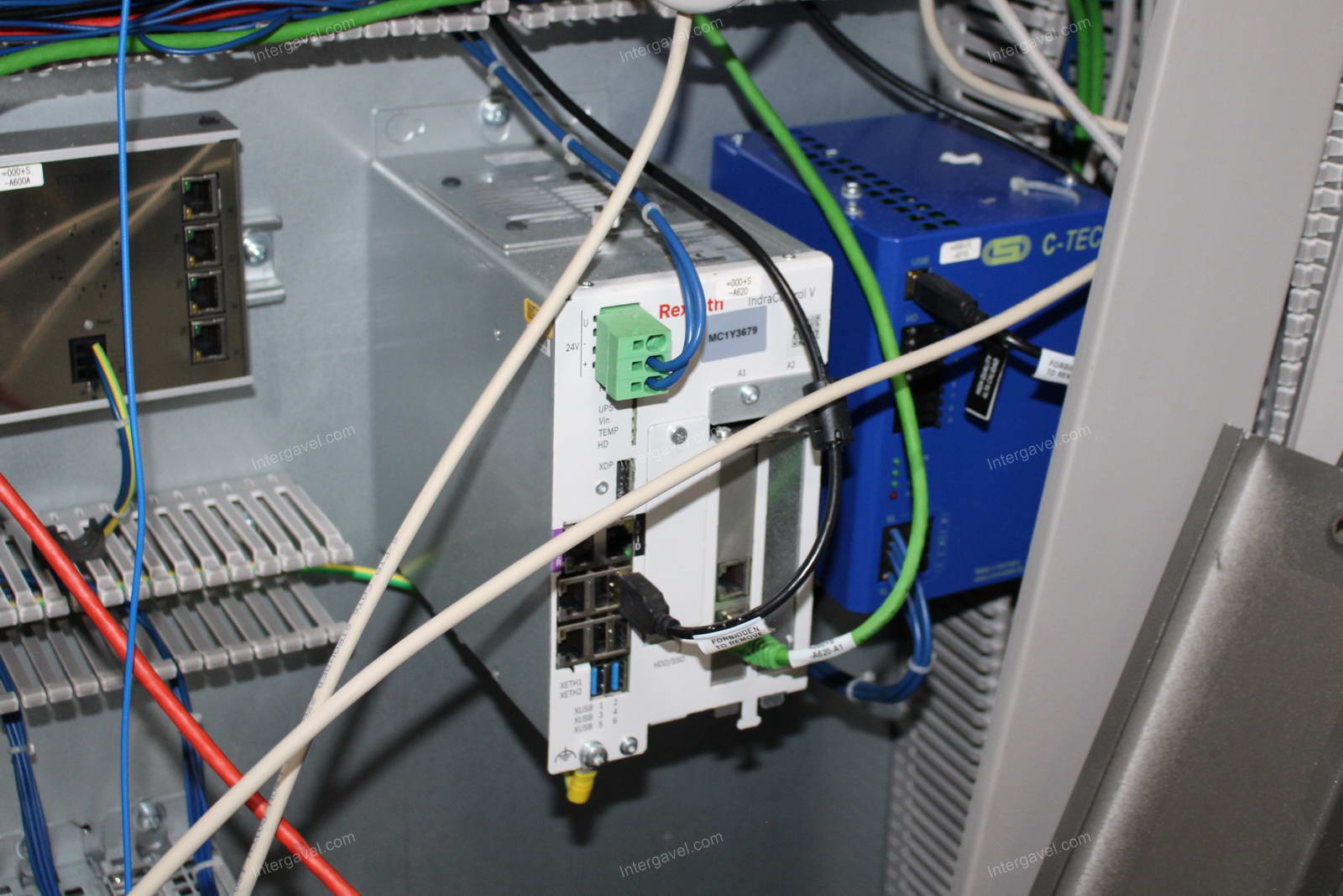 Szerelő állomás (bontott) és villamos szekrény 21