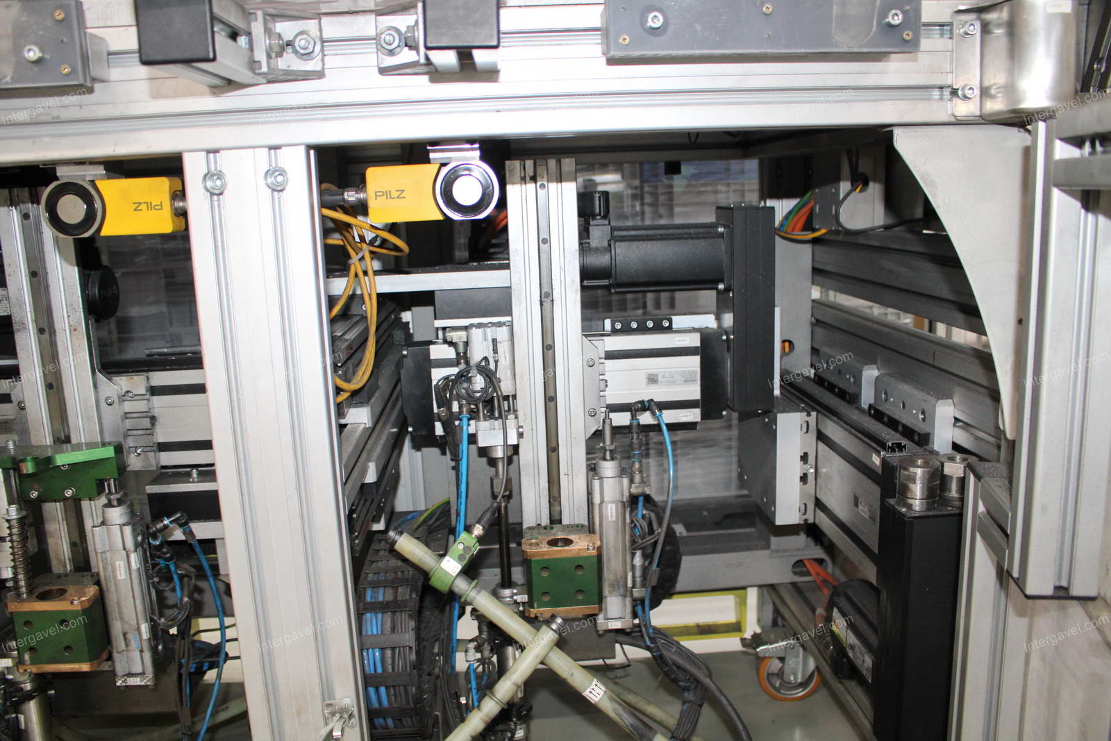 Szerelő munkahely (bontott) és vibrációs adagoló  7