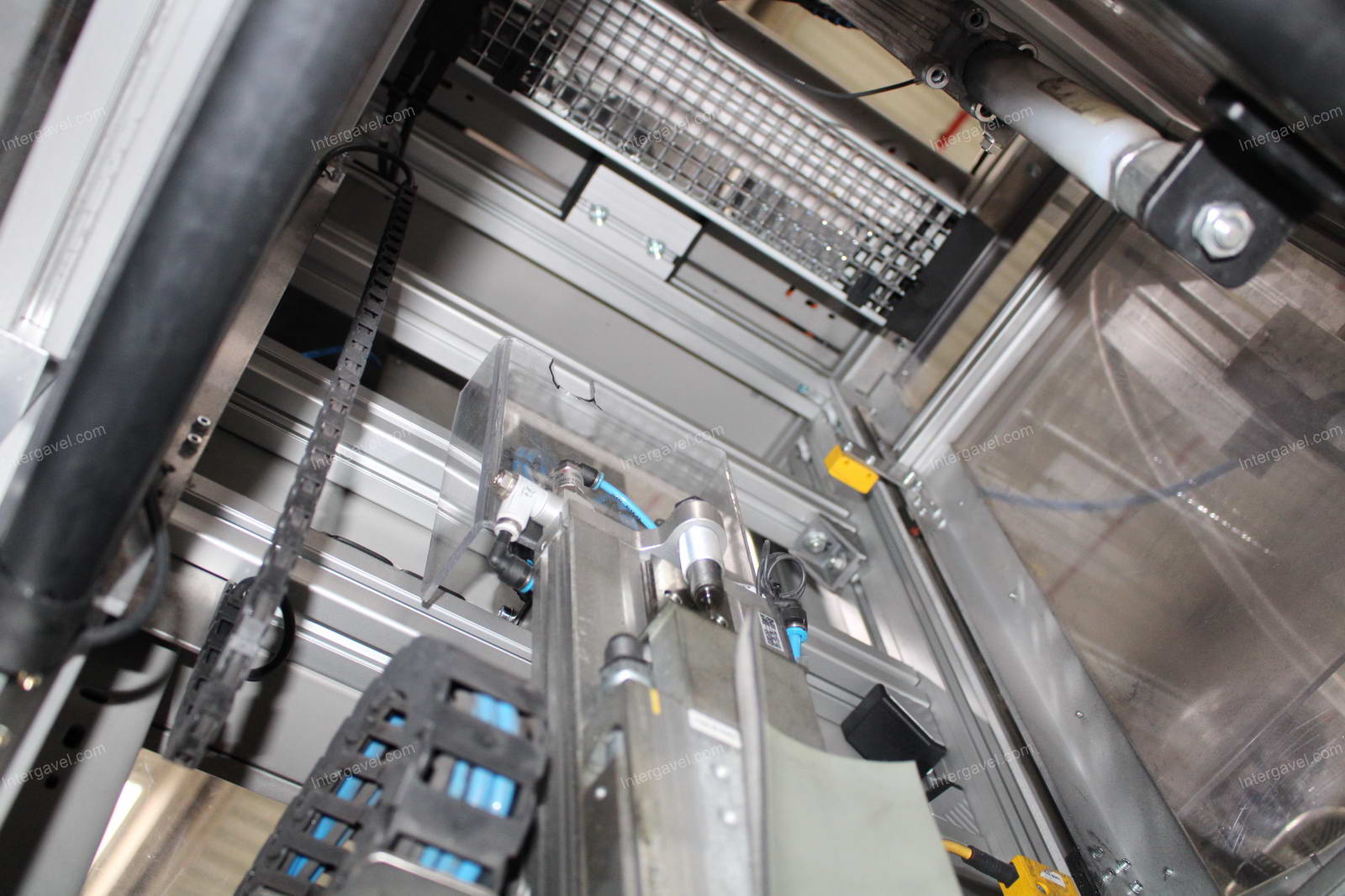 Szerelő munkahely (bontott) és vibrációs adagoló  15