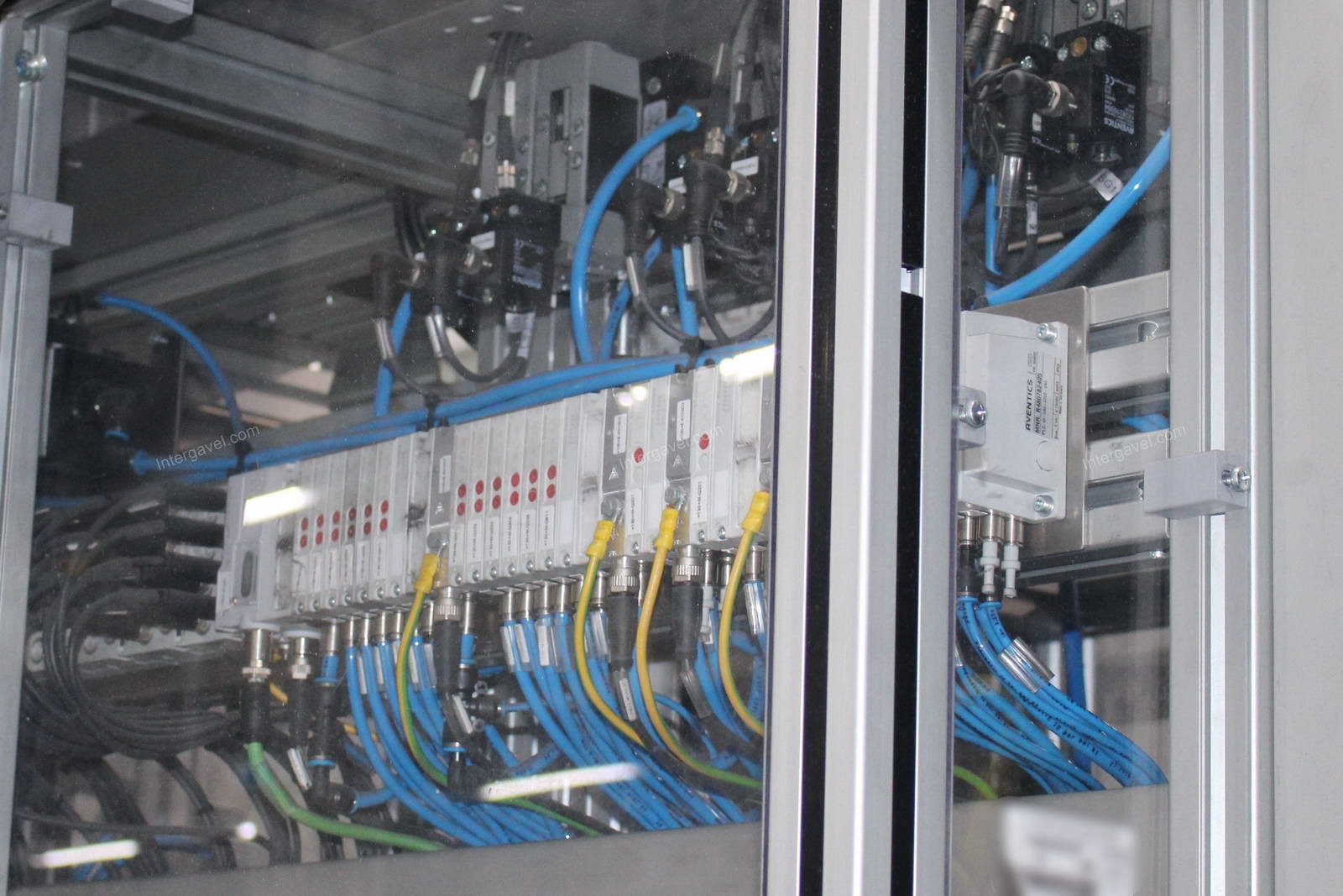 Szerelő munkahely (bontott) és vibrációs adagoló  17