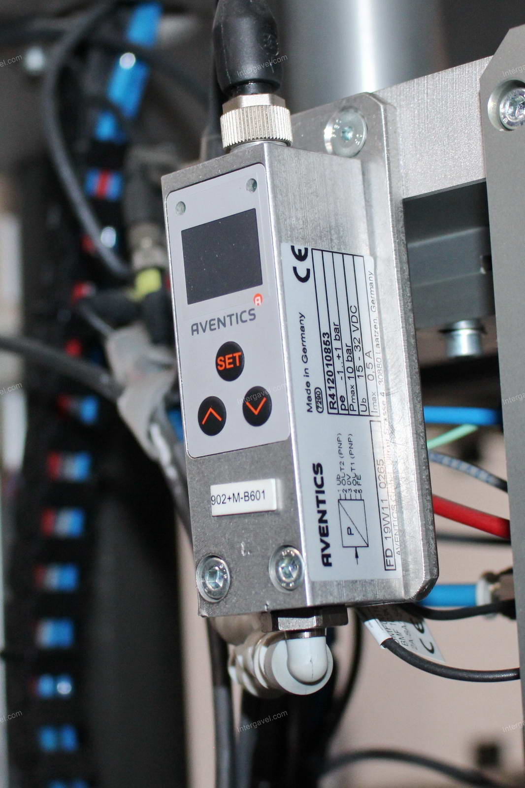 Szerelő munkahely (bontott) és elszívó 10