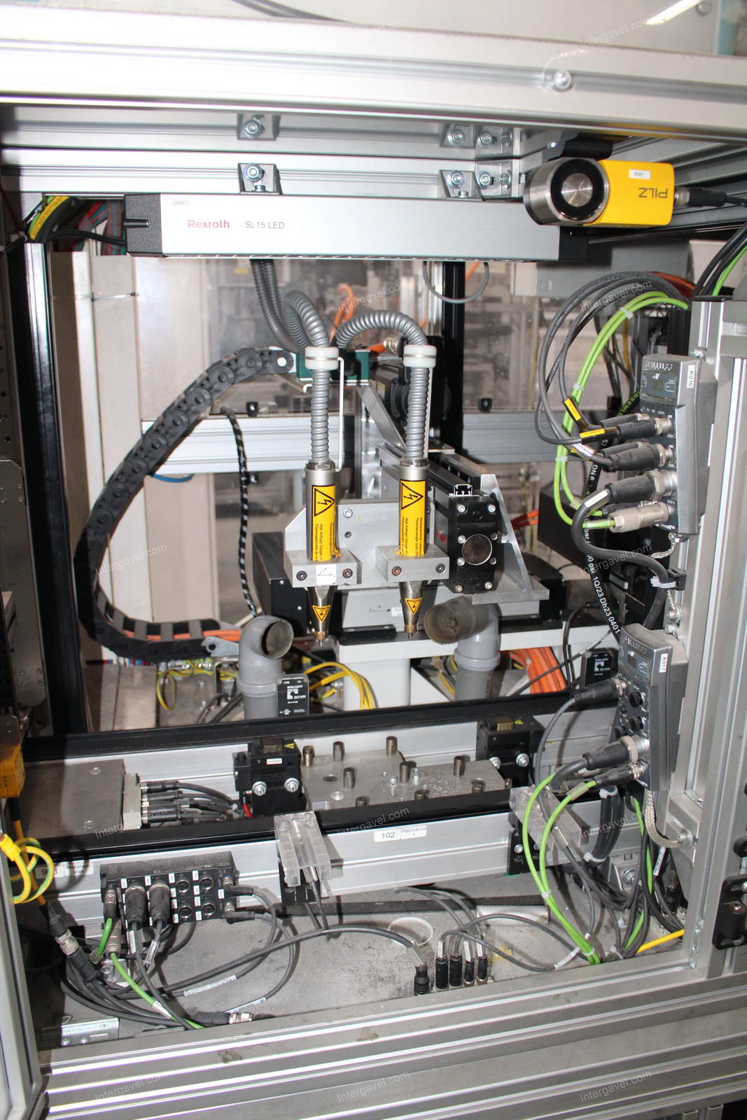 Szerelő munkahely (bontott) és elszívó 12