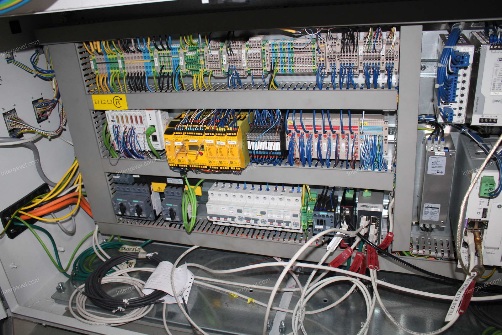 Szerelő munkahely (bontott) és elszívó 24