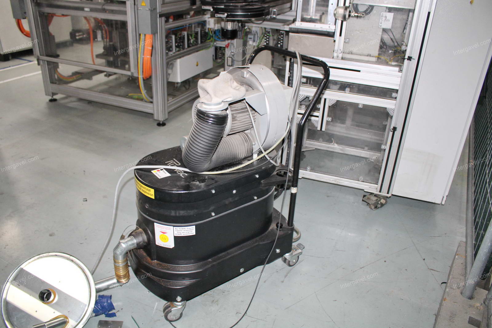 Drót hajlító, lapító és csupaszoló berendezés 14