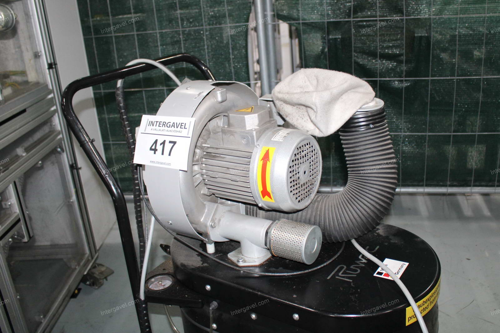 Drót hajlító, lapító és csupaszoló berendezés 17