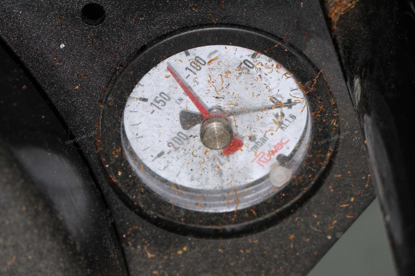 Drót hajlító, lapító és csupaszoló berendezés 18