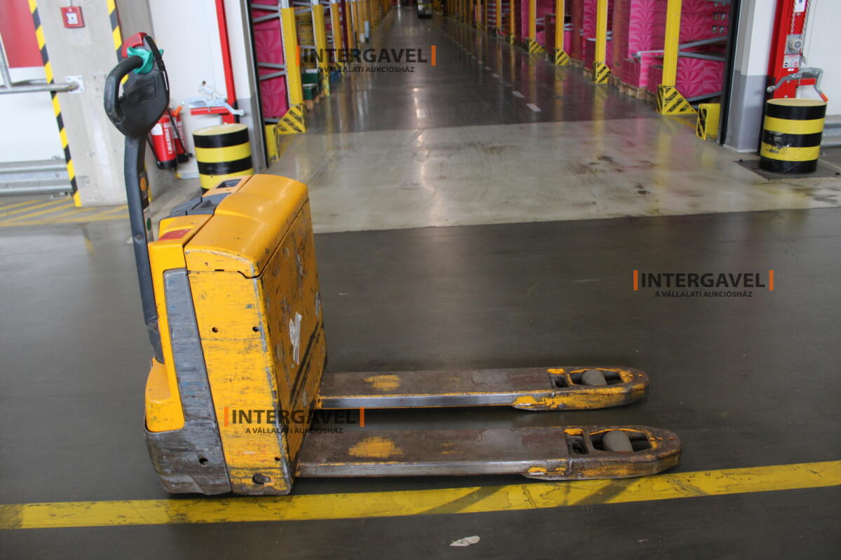 Elektromos raklapemelő