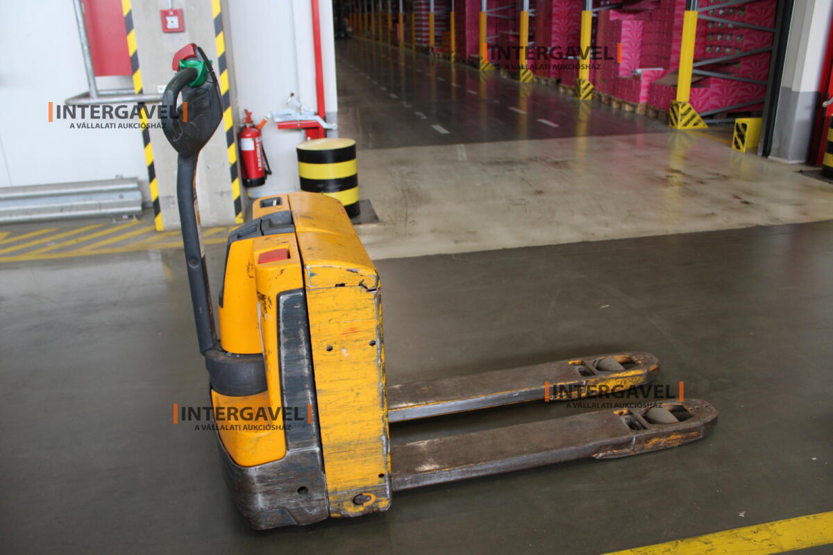 Elektromos raklapemelő