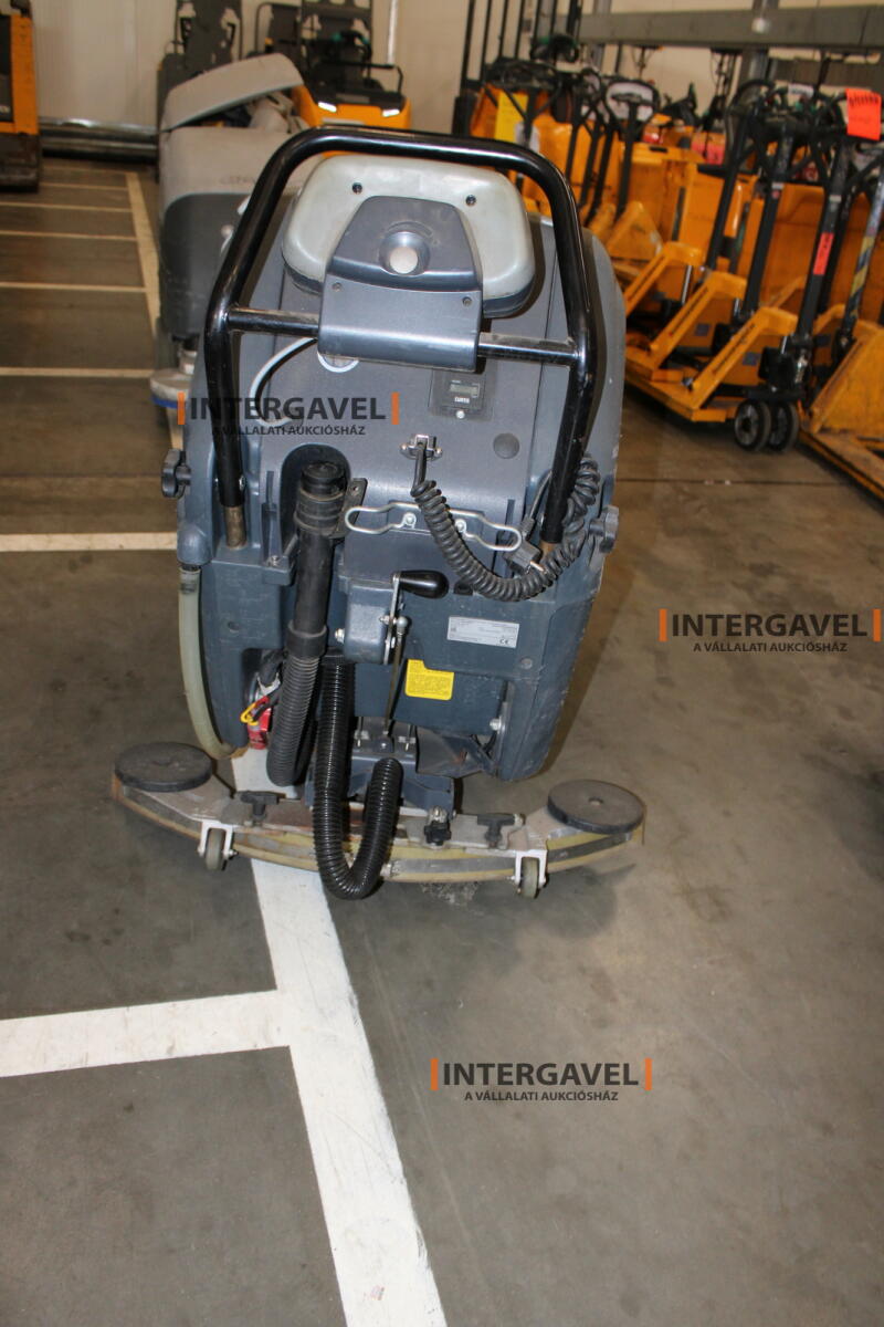 Nilfisk BA651 takarítógép 4