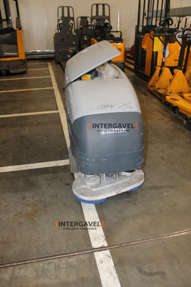 Nilfisk BA651 takarítógép 4