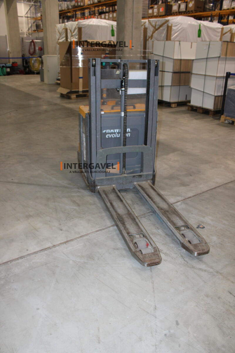 Gyalogkíséretű targonca