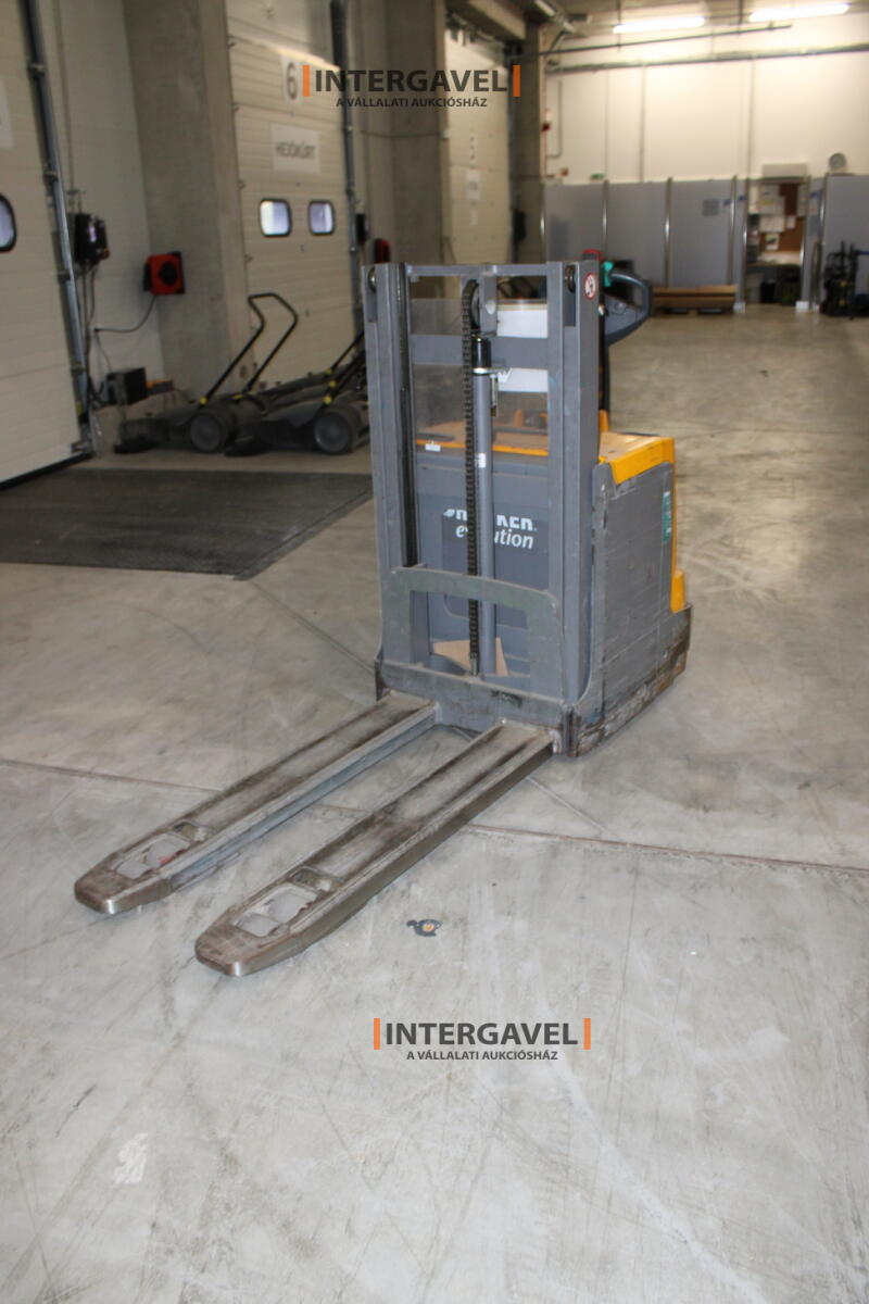 Gyalogkíséretű targonca 4