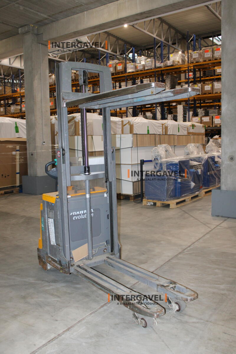 Gyalogkíséretű targonca 8