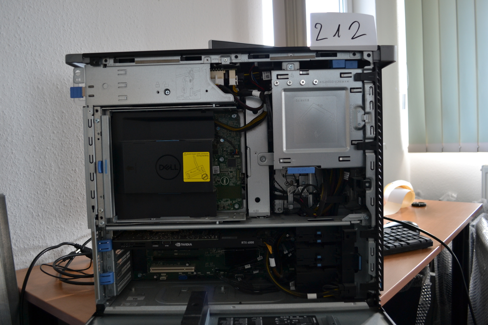 Dell Precision 7820 - Munkaállomás 3