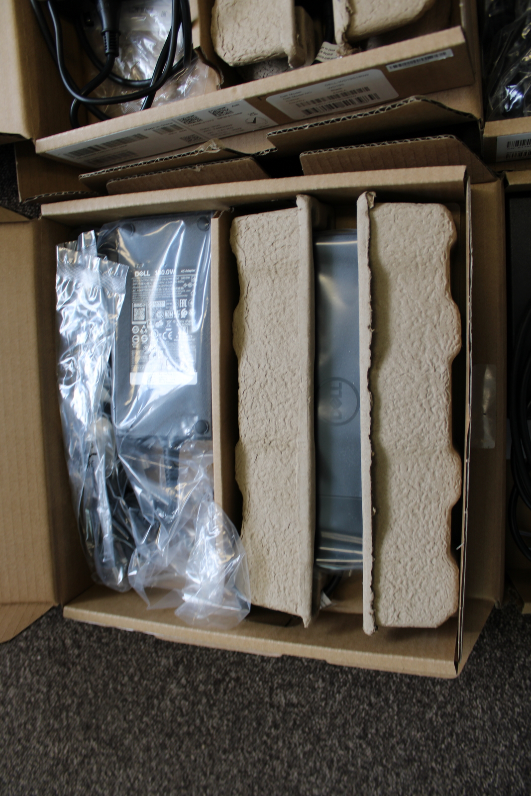 Dell dokkoló és töltő 2