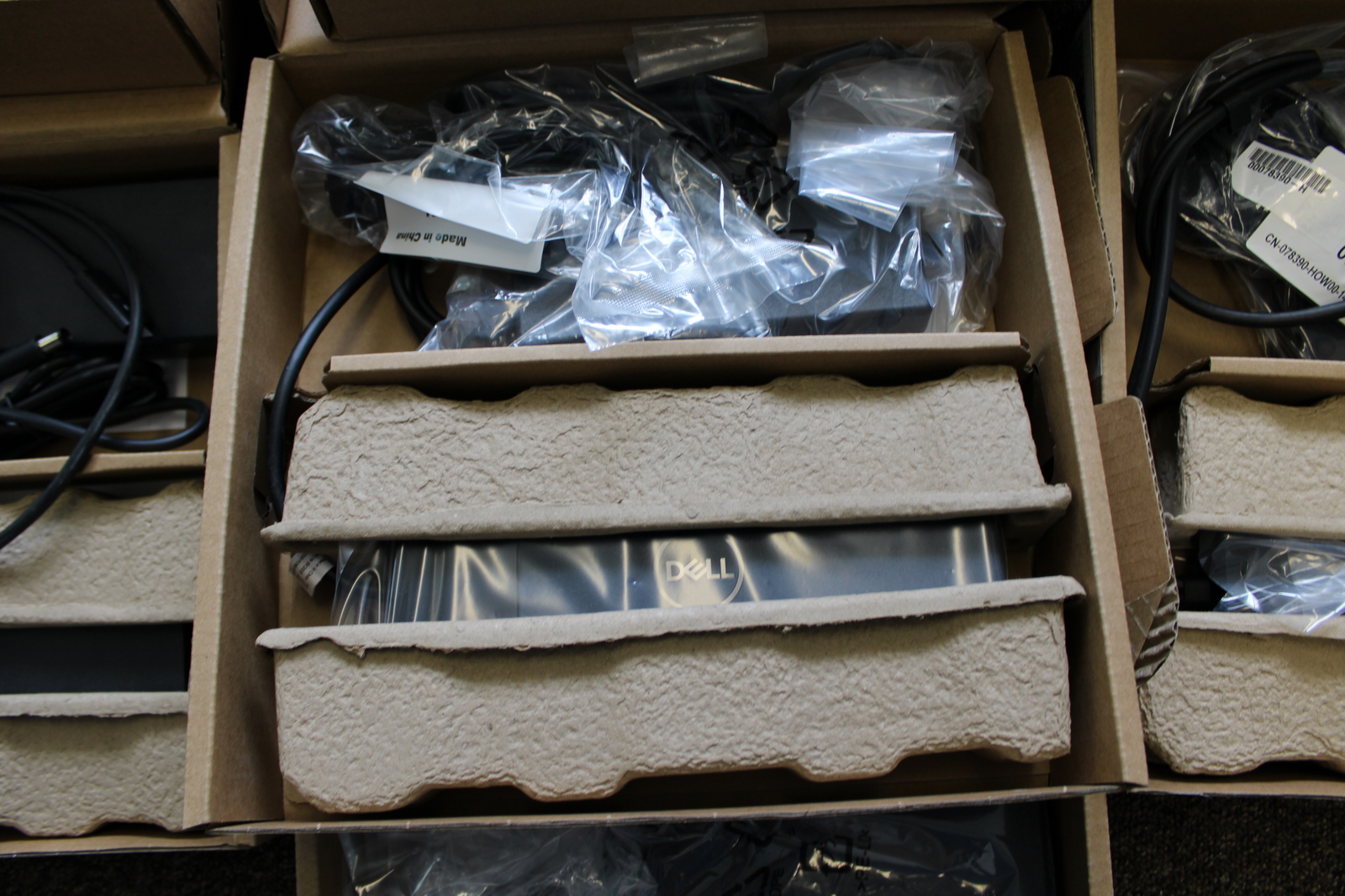 Dell dokkoló és töltő 6