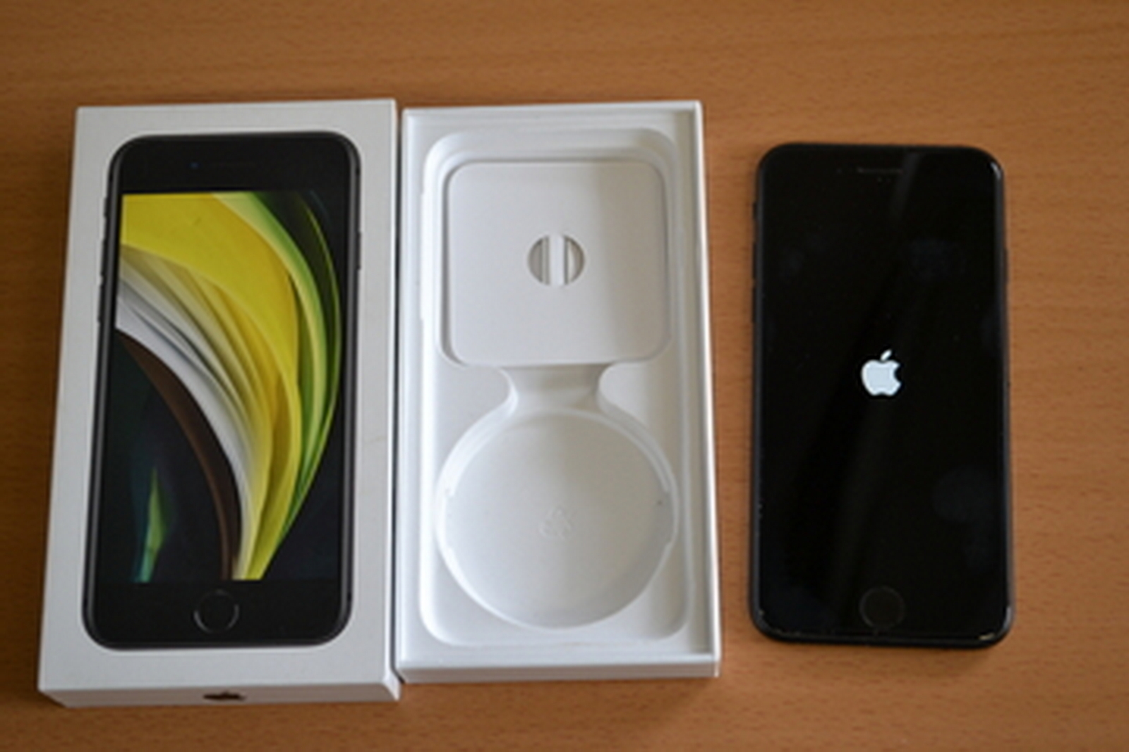 iPhone SE 2020 128GB (kijelző hibás)