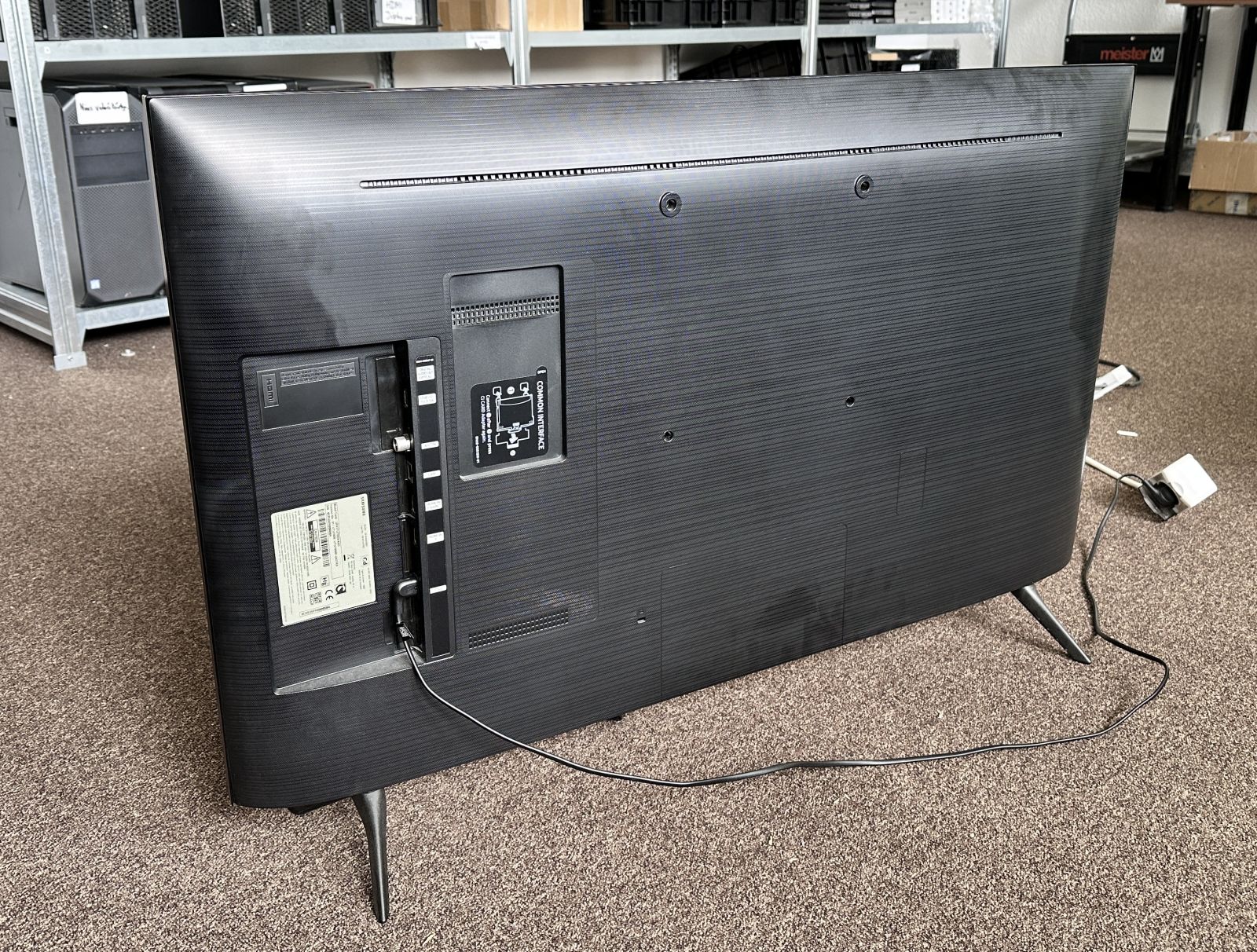 Samsung 43" Crystal UHD 4K Smart TV 2