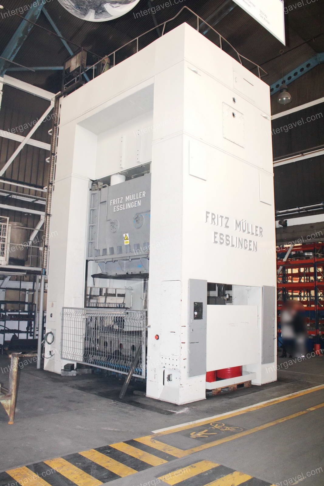 Présgép 1000 tonna 3