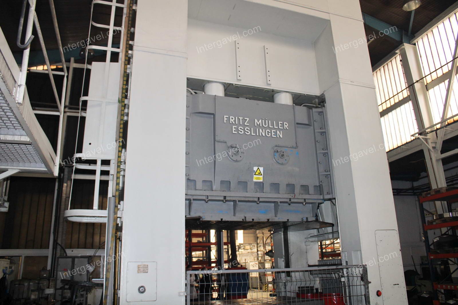 Présgép 1000 tonna 10