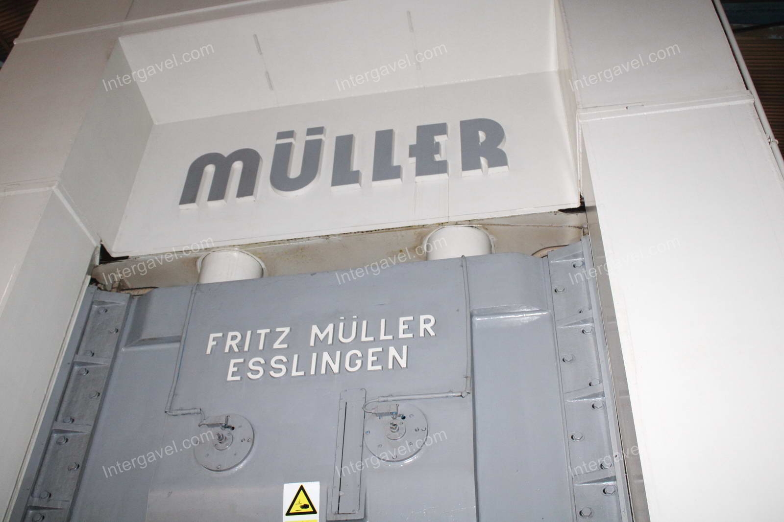 Présgép 1000 tonna 15