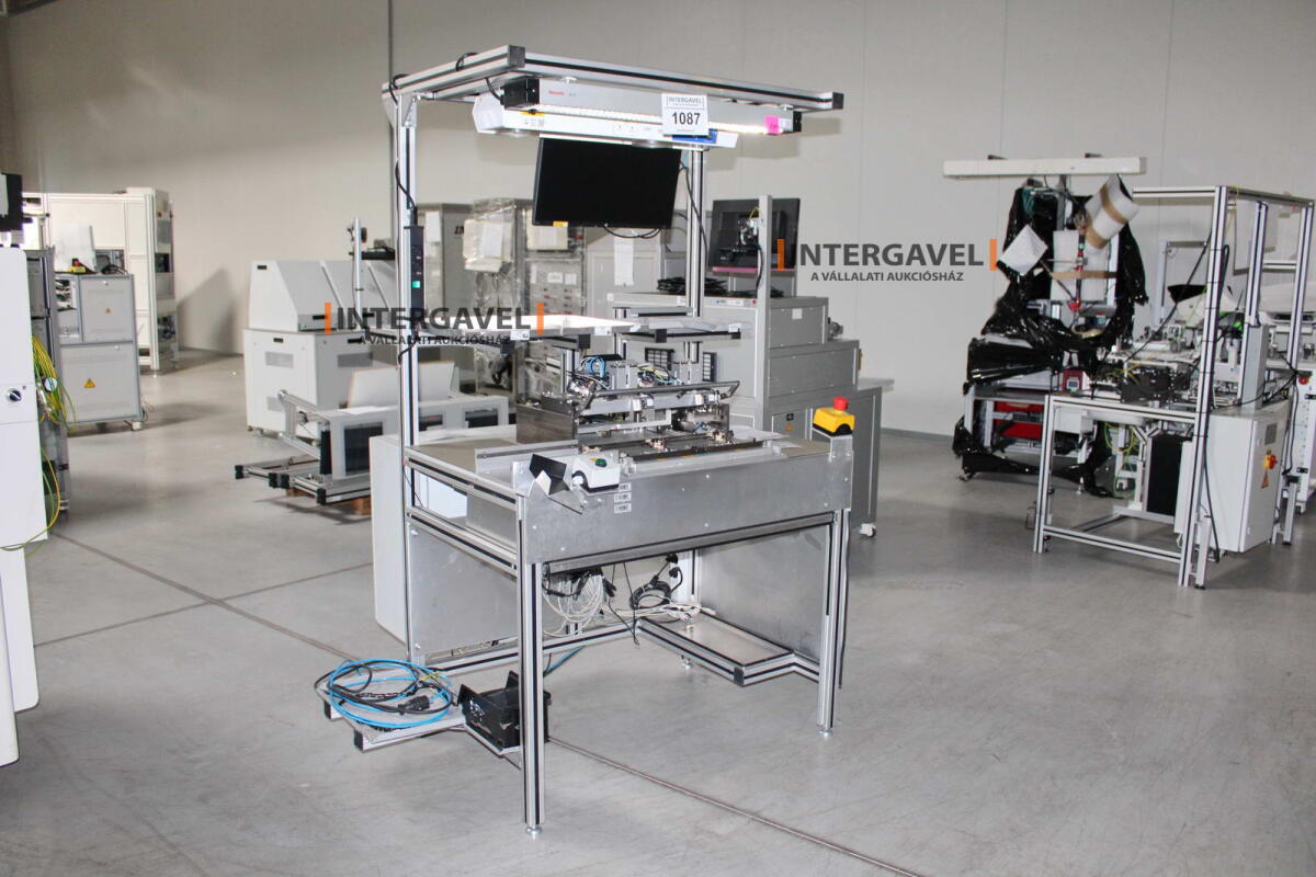 Bontott szerelő munkahely