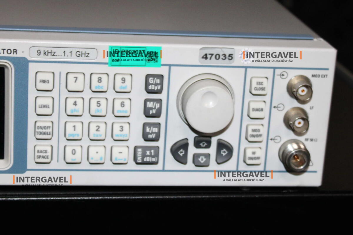 Signal generator (Rohde & Schwarz, SMB 100 A) és egyéb műszerek 3