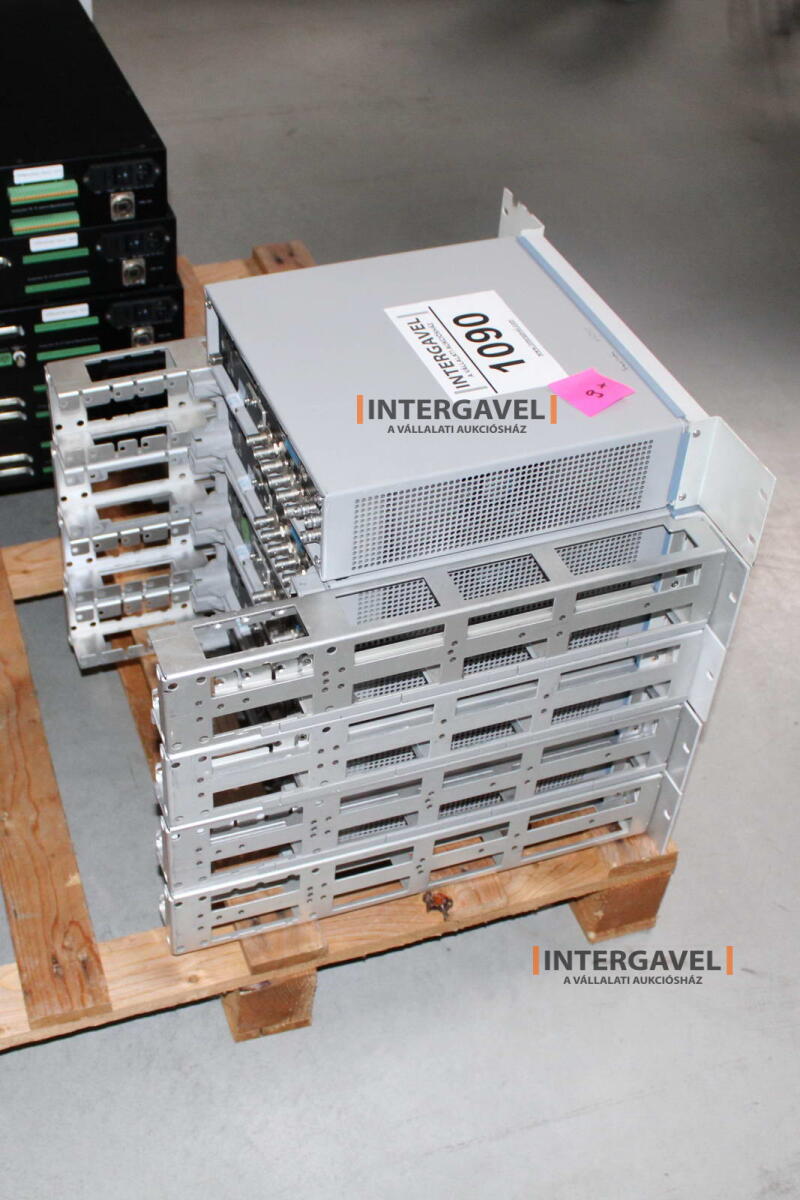 Signal generator (Rohde & Schwarz, SMB 100 A) és egyéb műszerek 8