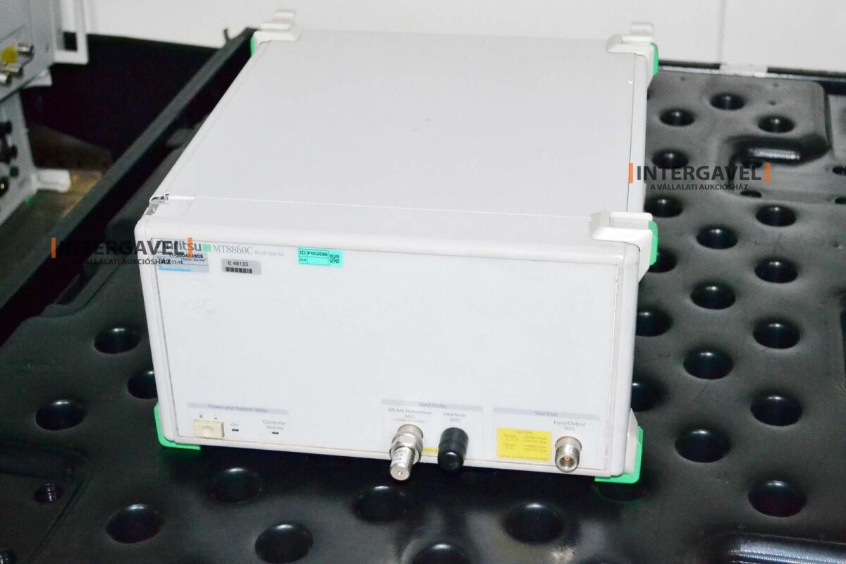 Signal generator (Rohde & Schwarz, SMB 100 A) és egyéb műszerek 13