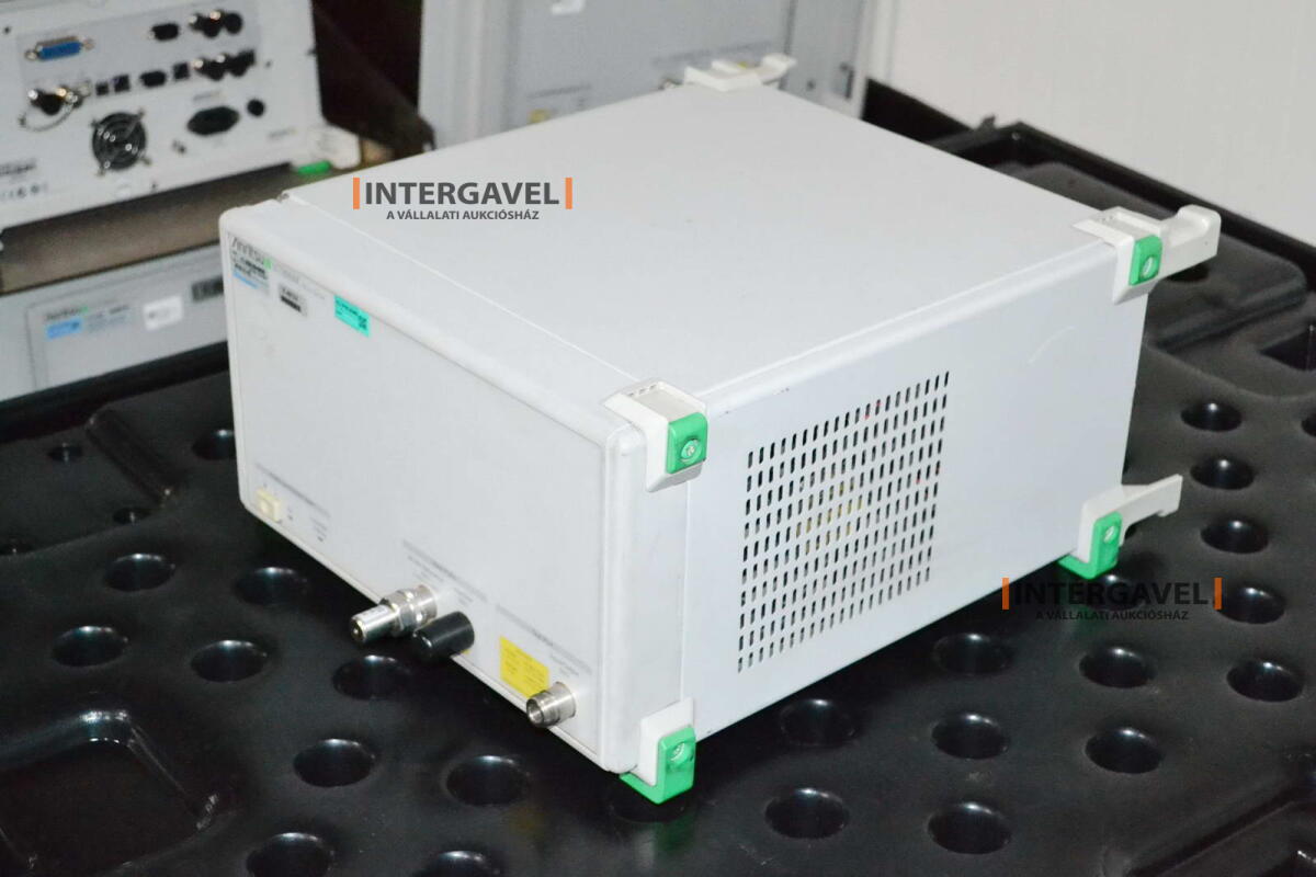 Signal generator (Rohde & Schwarz, SMB 100 A) és egyéb műszerek 17