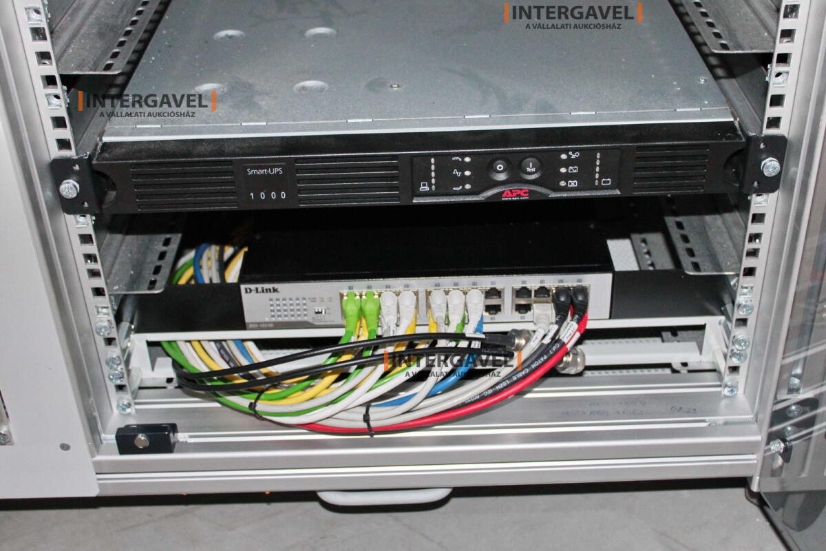 Bontott teszt munkahely 5