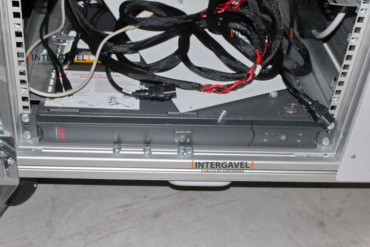 Bontott teszt munkahely 8