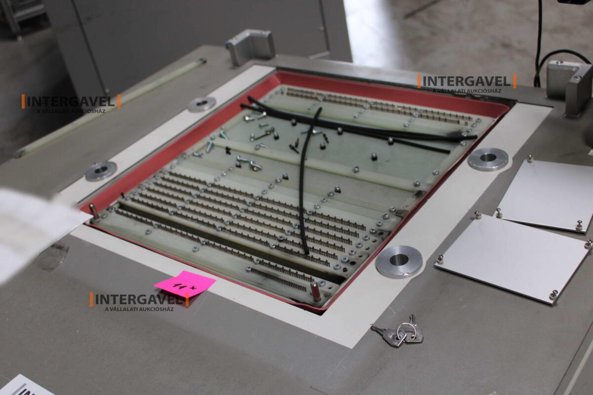 Bontott teszt munkahely 4