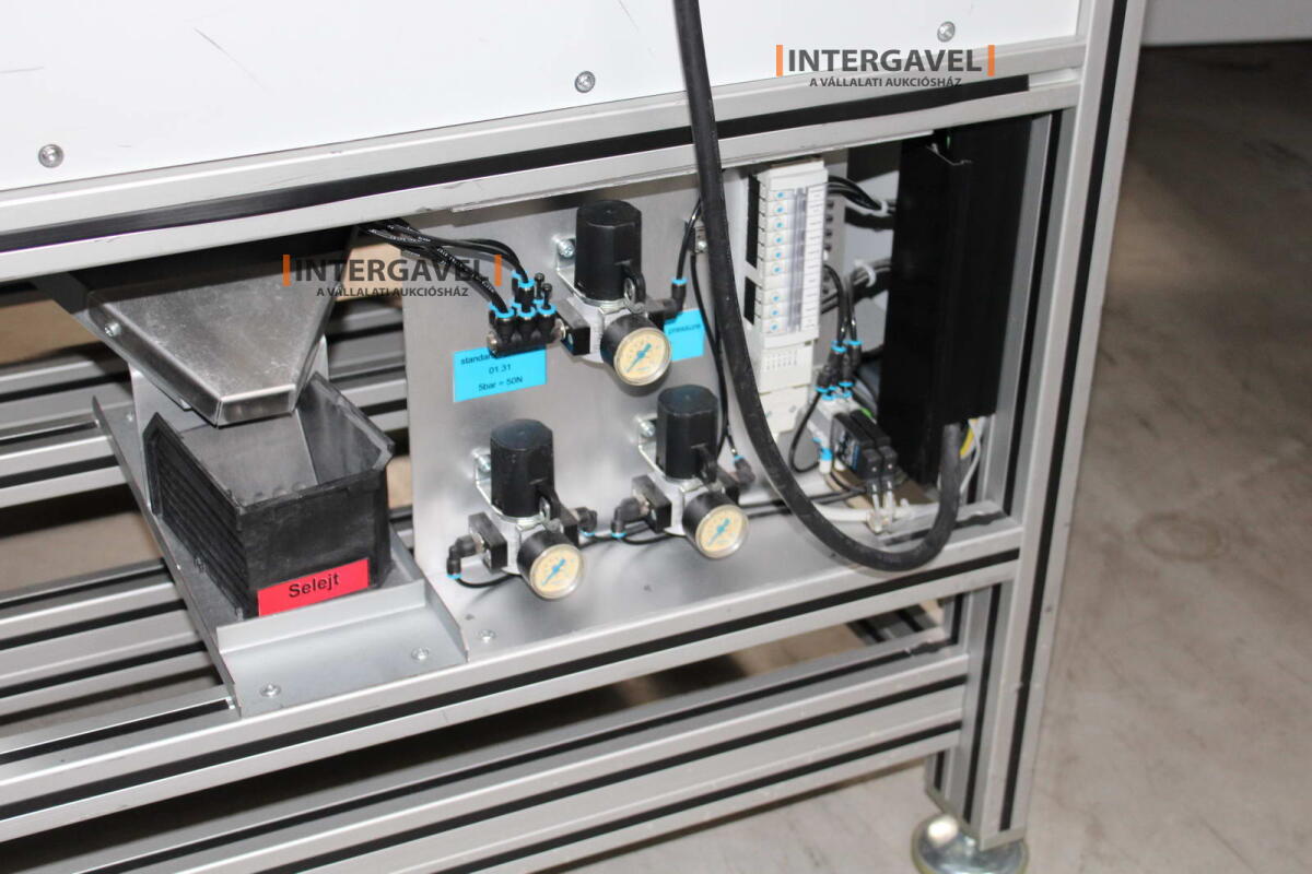 Bontott szerelő célgép 18