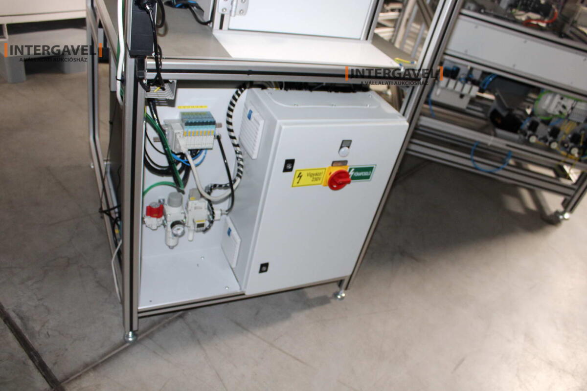 Bontott teszt munkahely 9