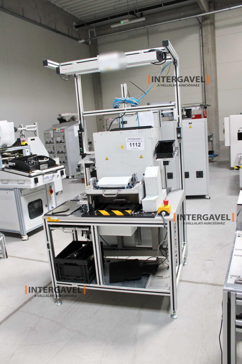 Bontott szerelő munkahely