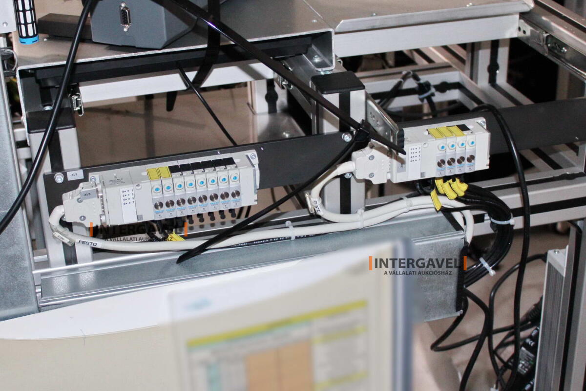 Bontott szerelő munkahely 13