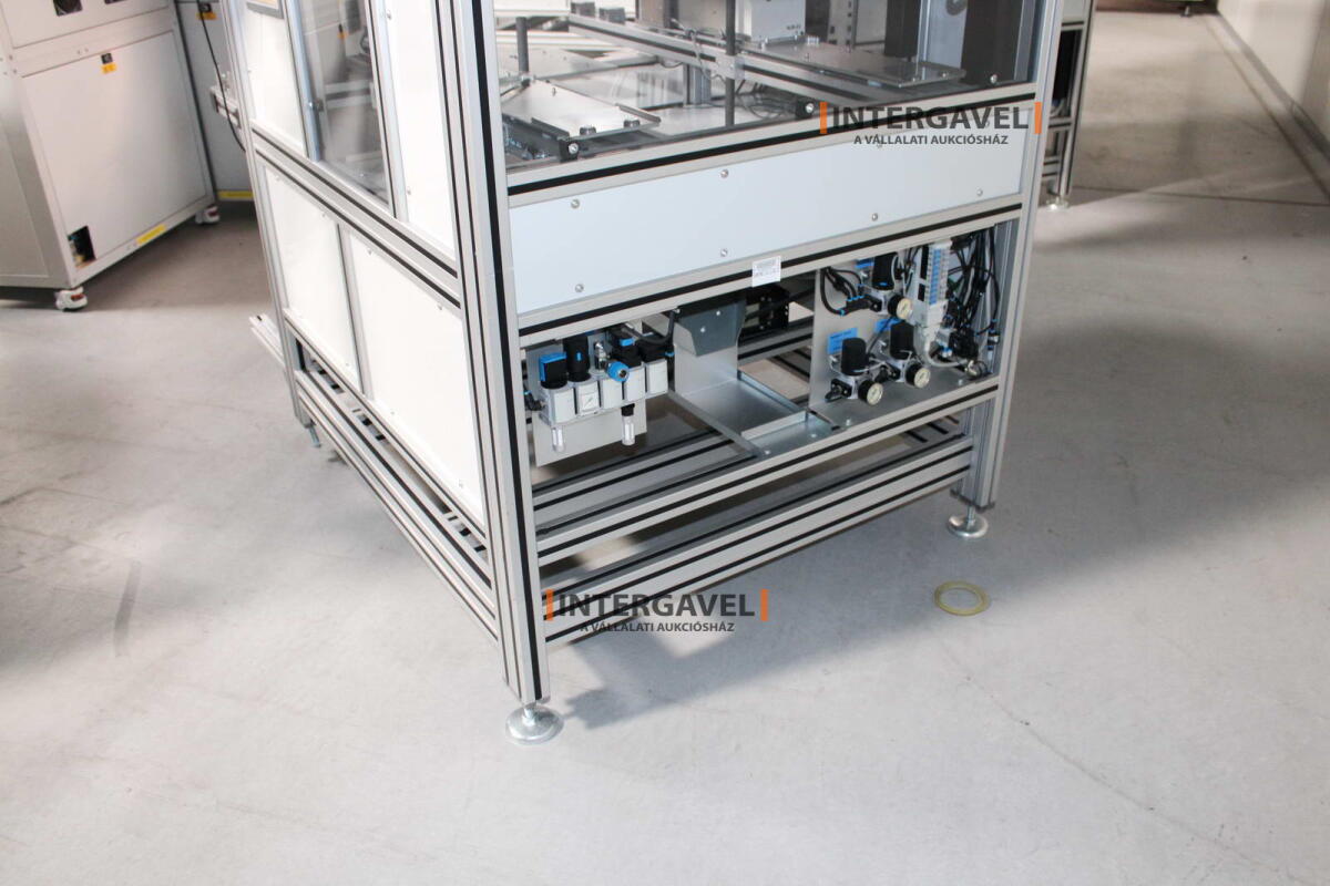 Bontott szerelő munkahely 21