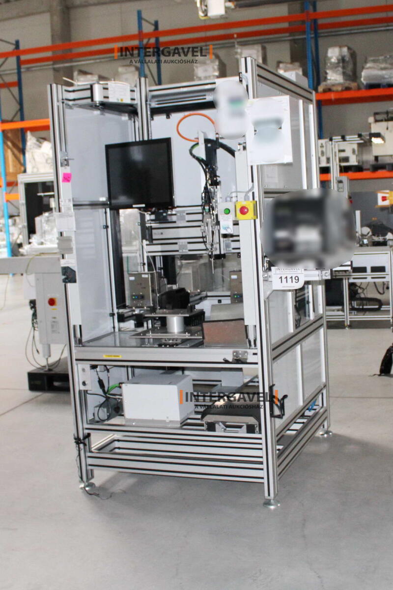 Bontott szerelő munkahely