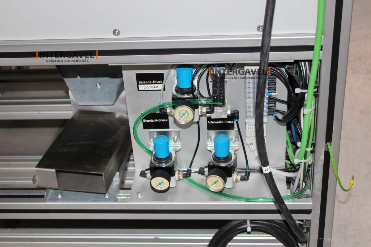 Bontott szerelő munkahely 16