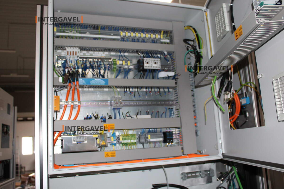 Bontott szerelő munkahely 18