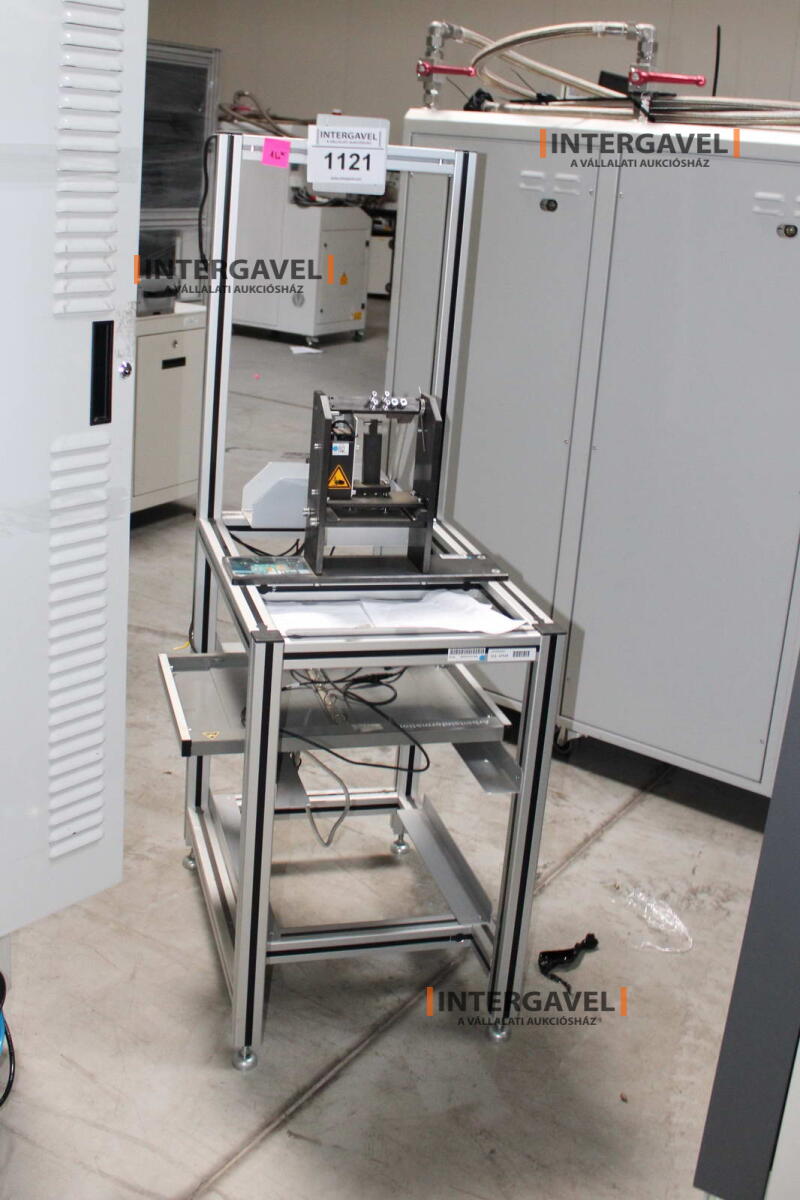 Bontott szerelő munkahely